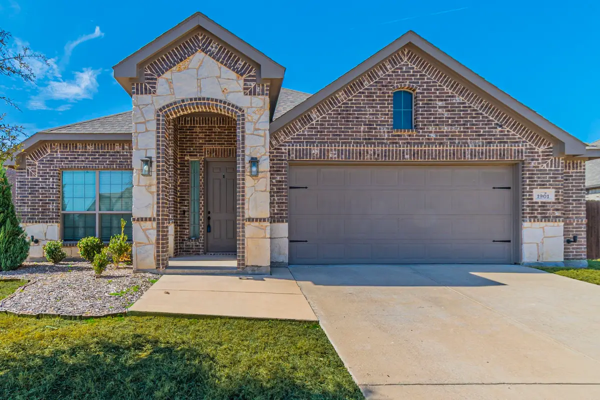 1901 Maplewood Drive, Red Oak, TX 75154 - #1