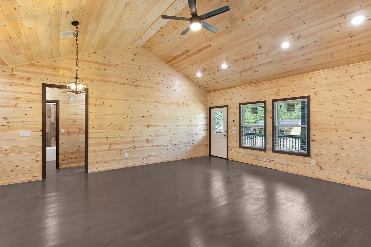 905 N Walnut Street, Winnsboro, TX 75494 - #1