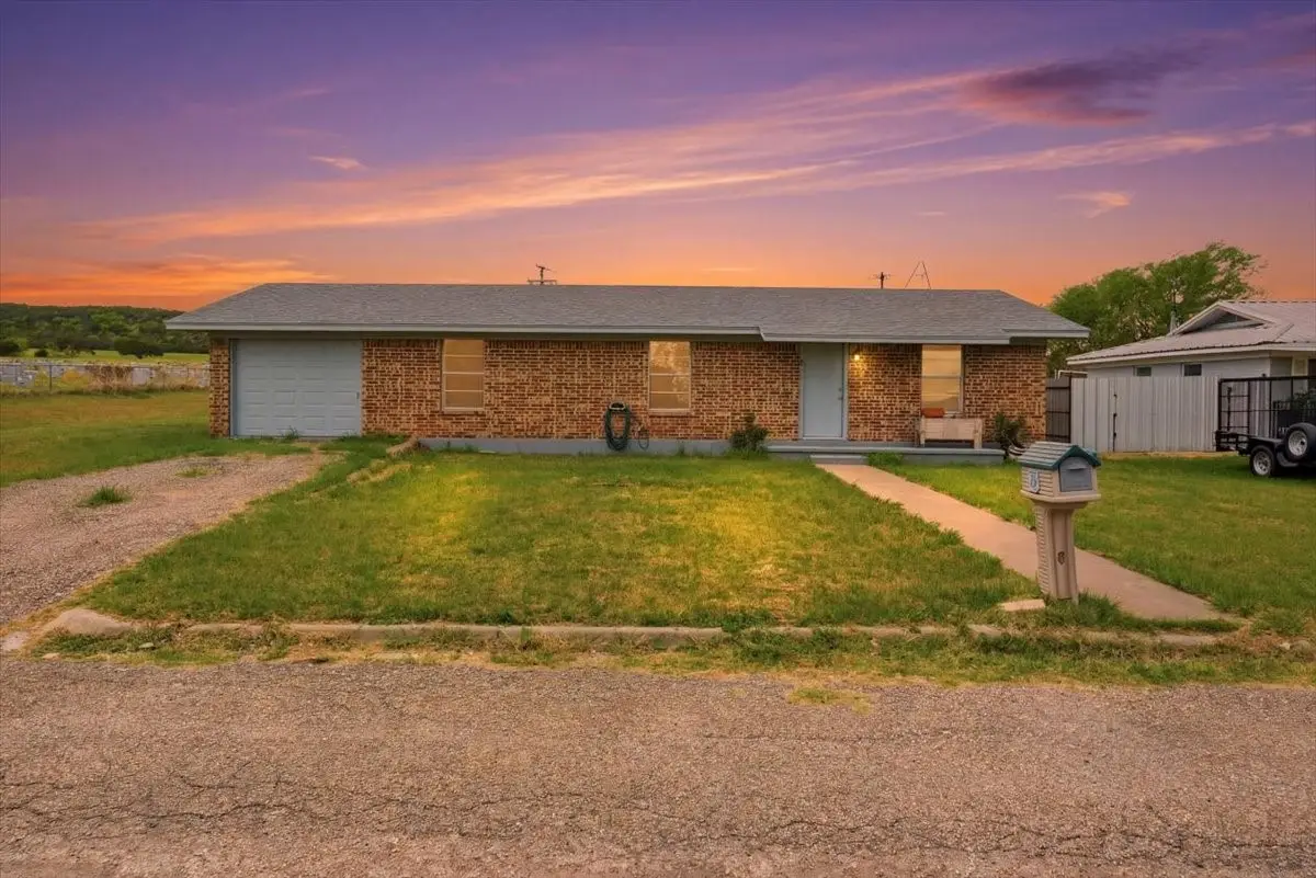 927 S Ave H, Clifton, TX 76634 - #1