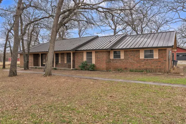 5400 County Road 402, Grandview, TX 76050