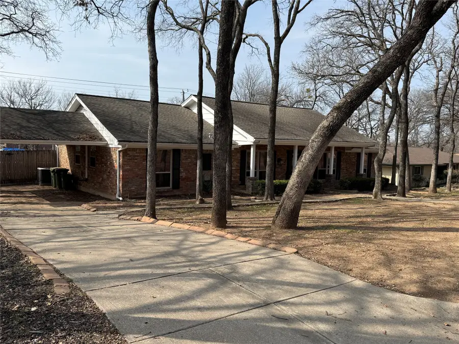 21 Devonshire Drive, Bedford, TX 76021 - #2