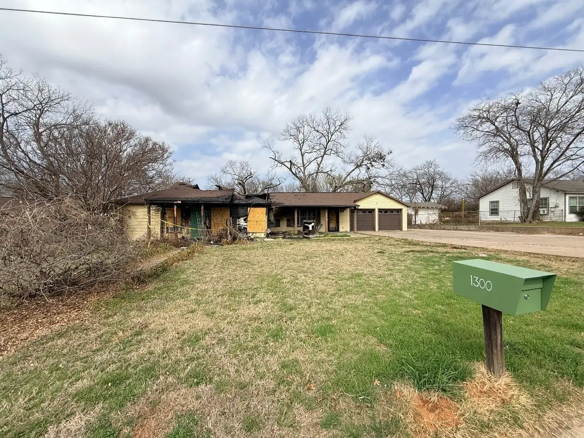 1300 Lindsey Street, Denton, TX 76205 - #1