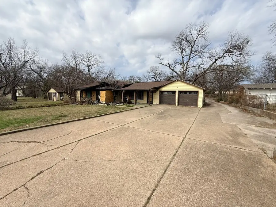 1300 Lindsey Street, Denton, TX 76205 - #2