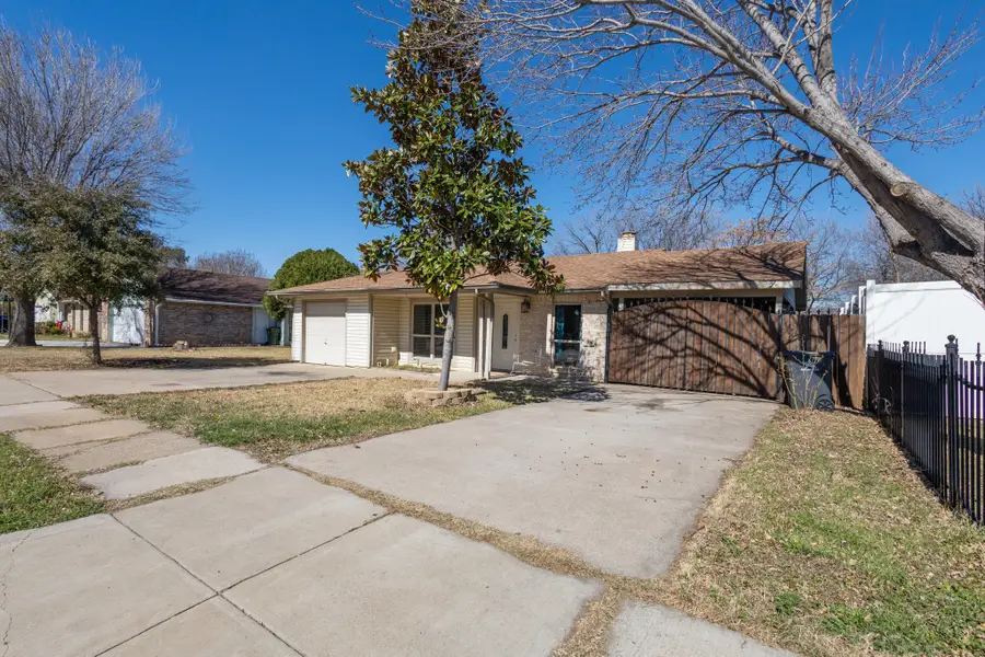 2111 Pennington Drive, Arlington, TX 76014 - #3