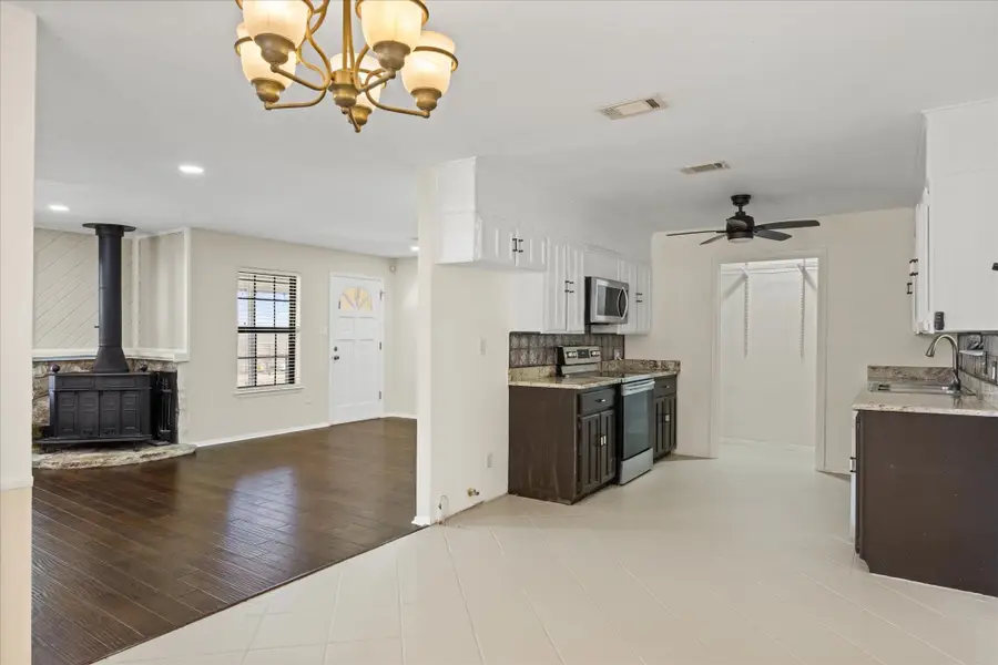 1300 Shannon Drive, Cleburne, TX 76031 - #2