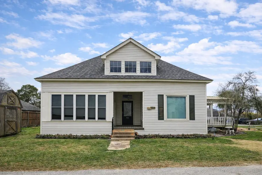 300 S Oak Street, Lorena, TX 76655 - #2