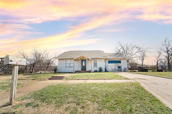 1109 W Elm Street, Breckenridge, TX 76424