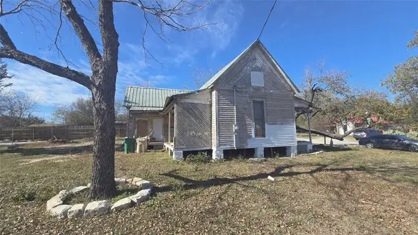 308 E Duncan Avenue, Comanche, TX 76442