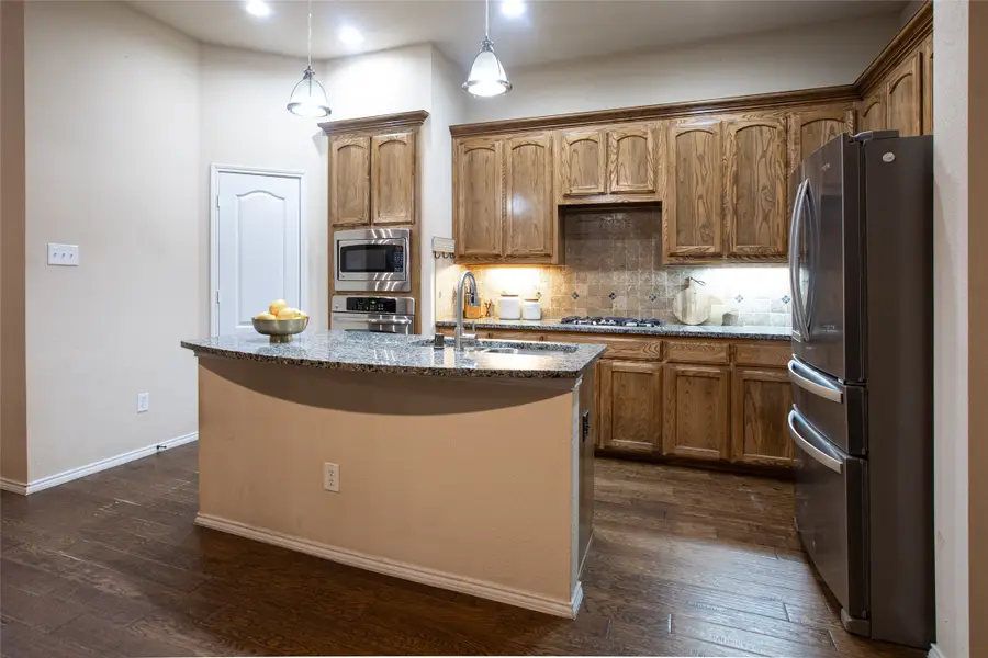 225 Buckingham Avenue, Euless, TX 76040 - #3