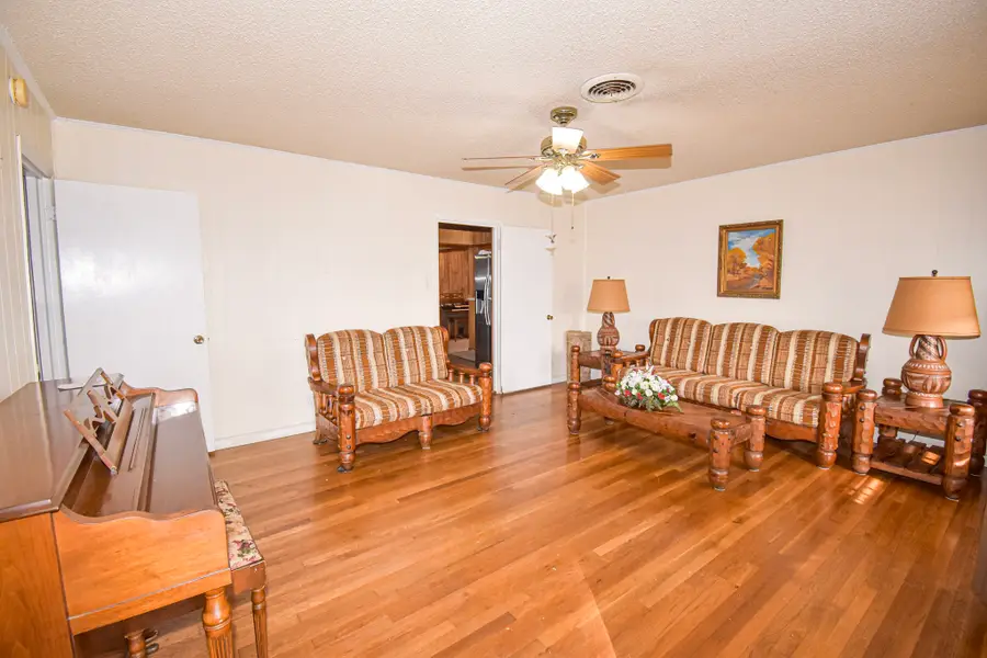 1904 S Walnut, Brady, TX 76825 - #2