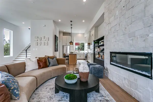 250 E Dallas Road #121, Grapevine, TX 76051