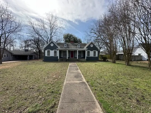 1100 W Jackson Street, Clarksville, TX 75426 - #1