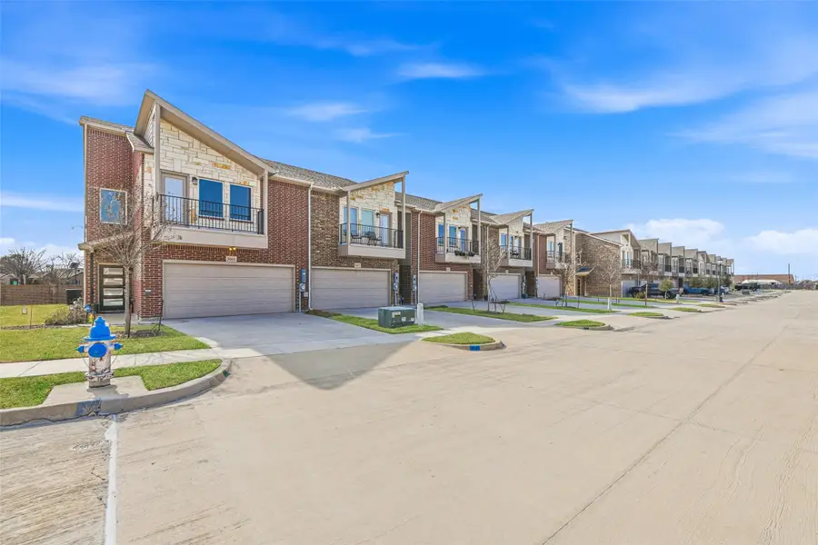 5653 Woodlands Drive, The Colony, TX 75056 - #3