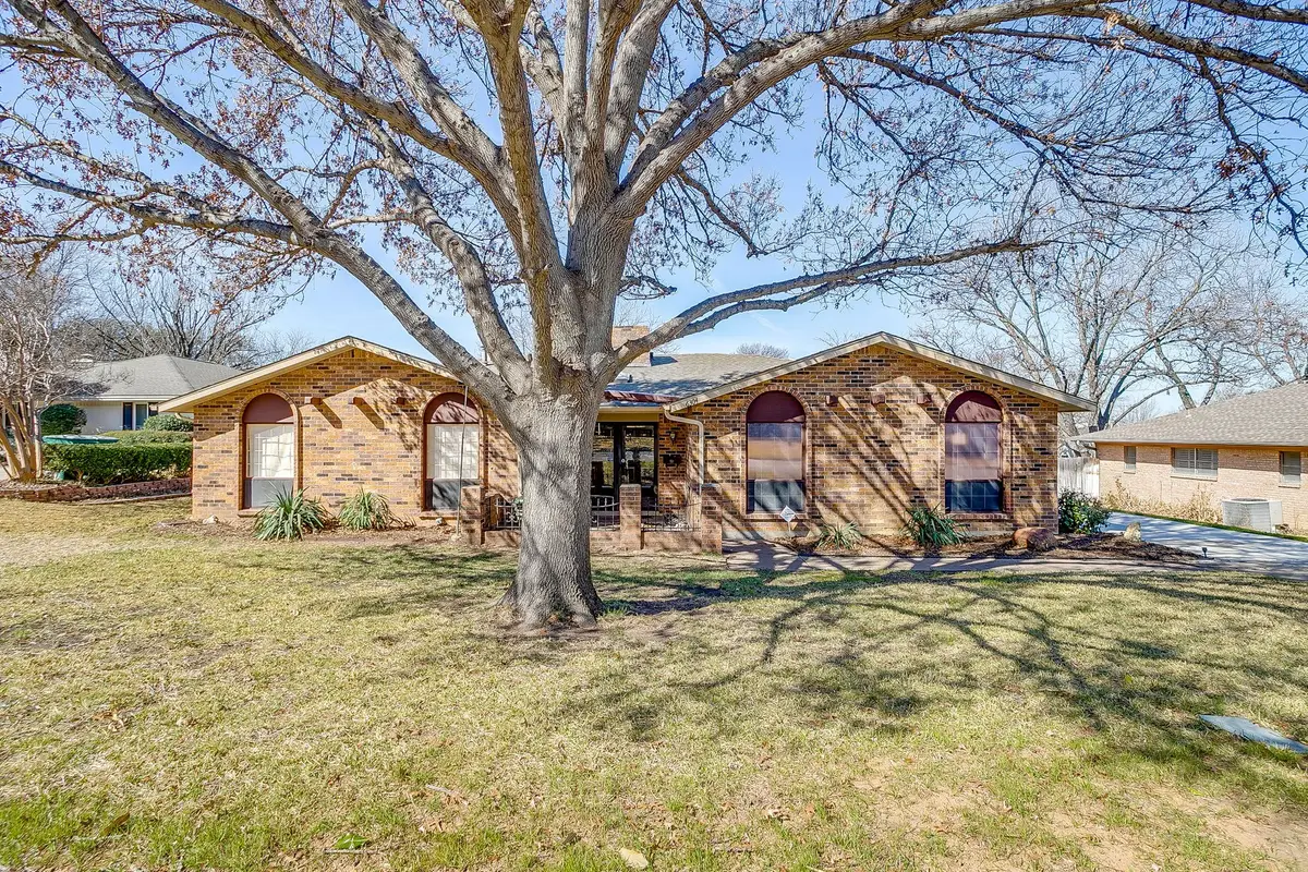 6304 Wakeland Court, Fort Worth, TX 76133 - #1