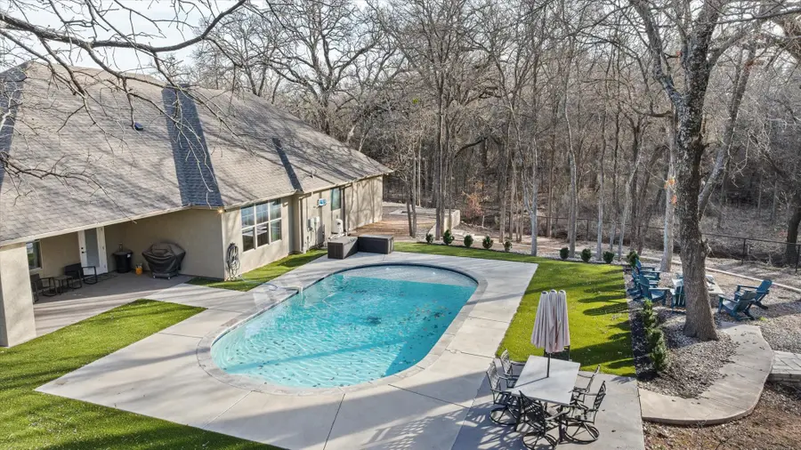 401 Acorn Trail, Granbury, TX 76049 - #3