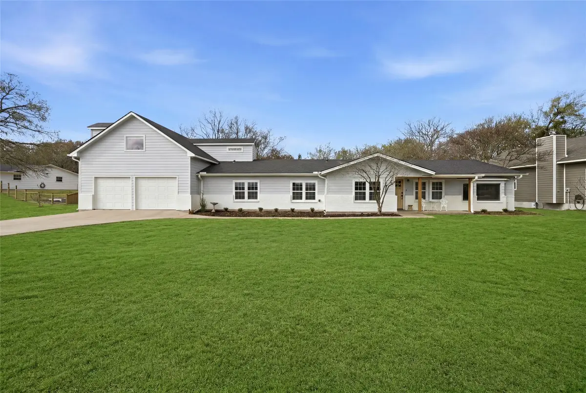 1234 Kiowa Drive W, Lake Kiowa, TX 76240 - #1