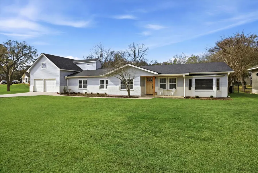 1234 Kiowa Drive W, Lake Kiowa, TX 76240 - #2