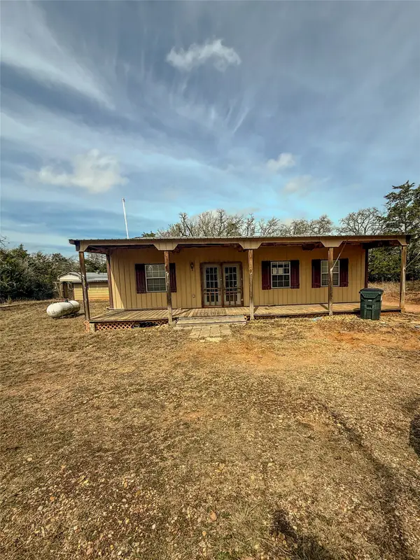 1007 Private Road 2002, Giddings, TX 78659