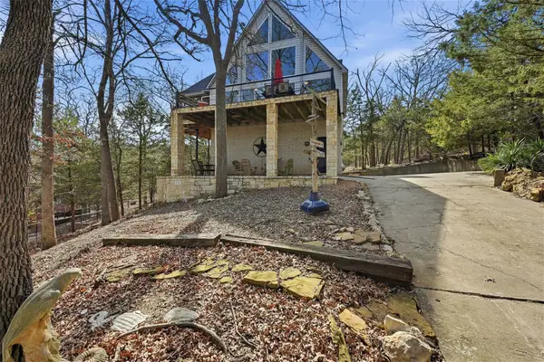 102 Hacienda Drive, Pottsboro, TX 75076