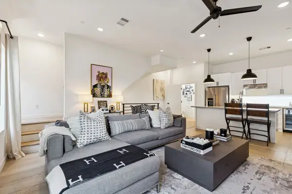 1507 N Garrett Avenue #202, Dallas, TX 75206