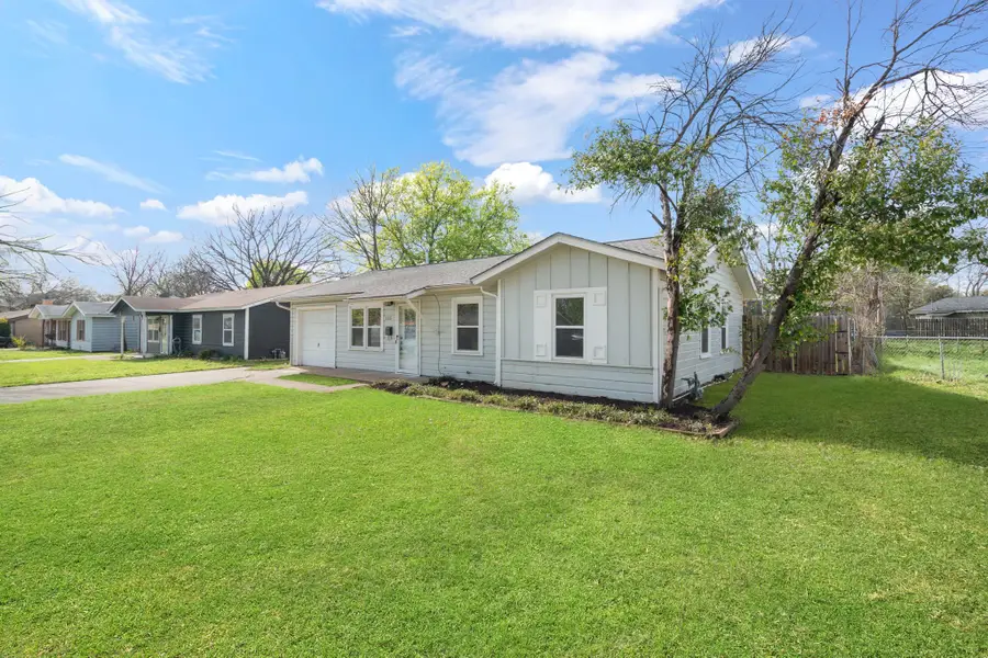 115 NE Taylor Street, Burleson, TX 76028 - #3