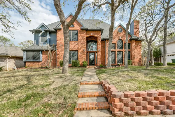 1213 Briar Drive, Bedford, TX 76022