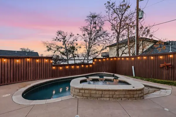 6 Horseshoe Drive, Highland Village, TX 75077