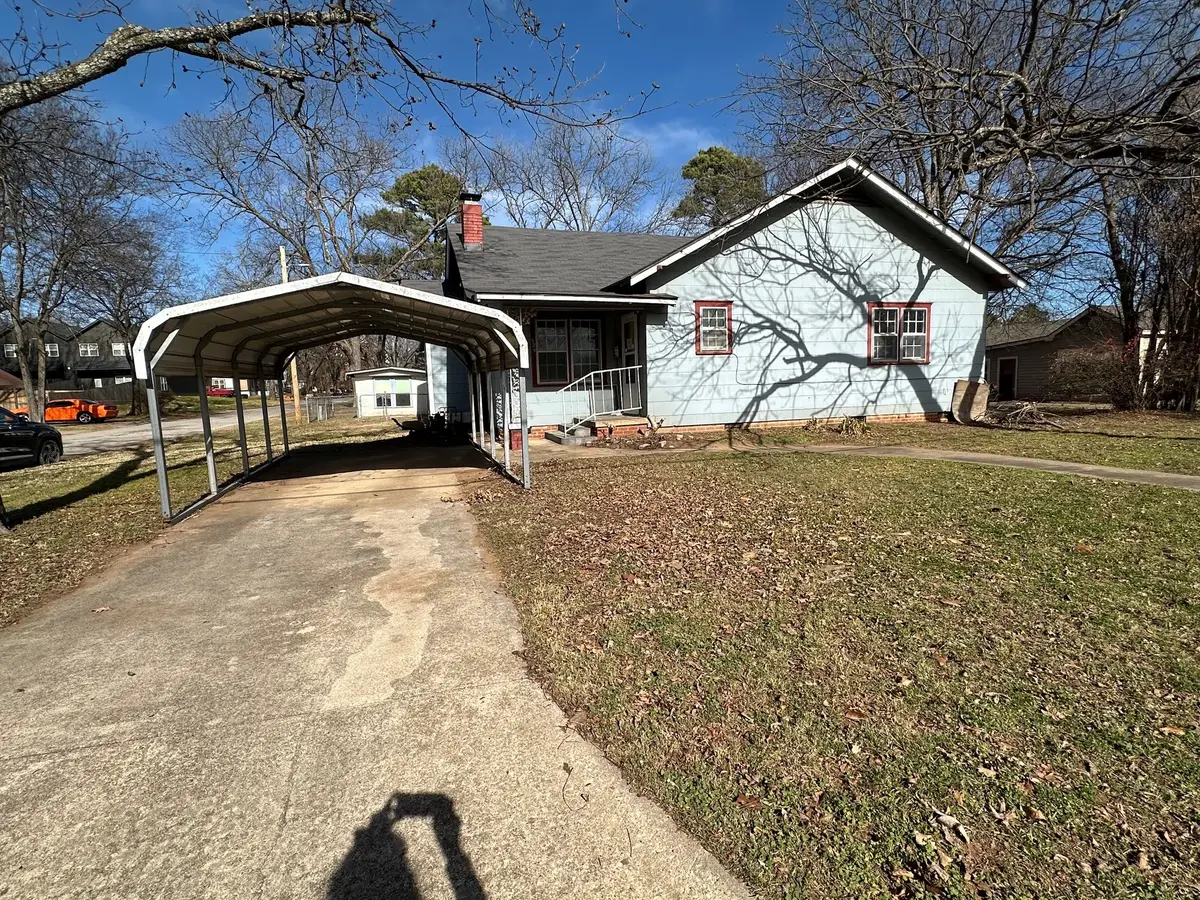 324 W Plum Street, Durant, OK 74701 - #1