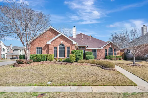7928 Parkwood Plaza Drive, Fort Worth, TX 76137