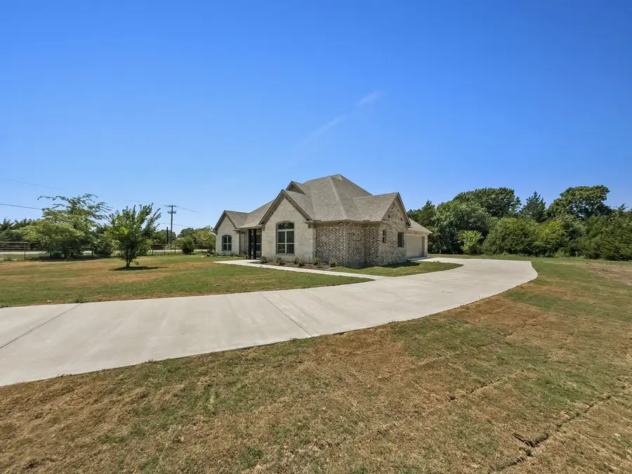 600 Samantha Circle, Ector, TX 75439 - #3