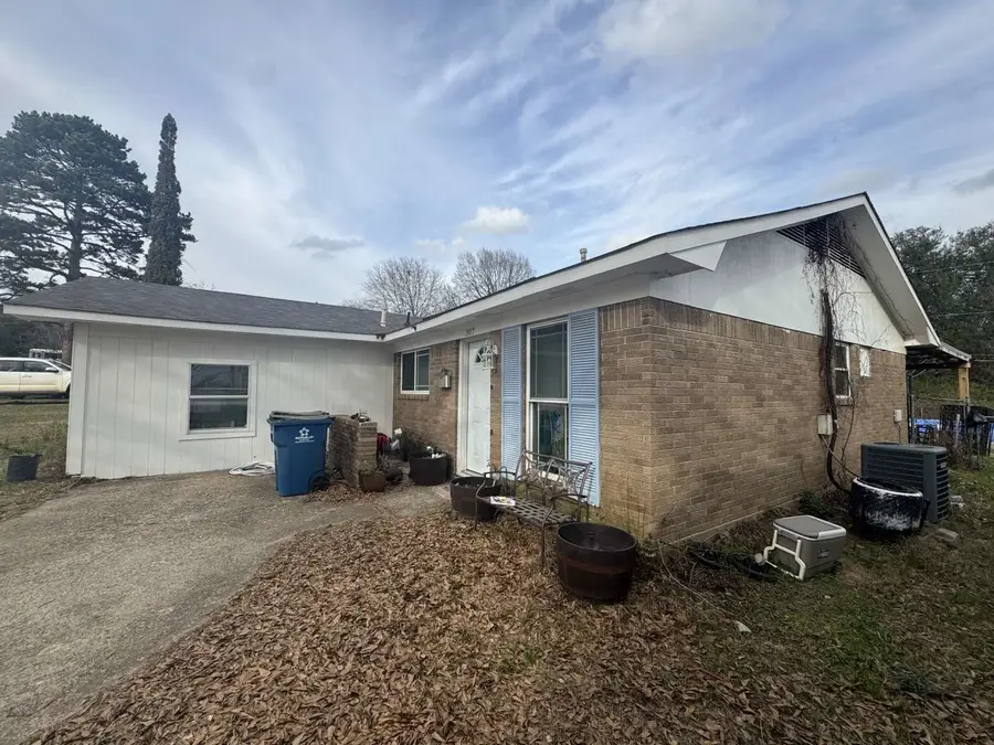 307 Gilbert Drive, Vivian, LA 71082 - #3