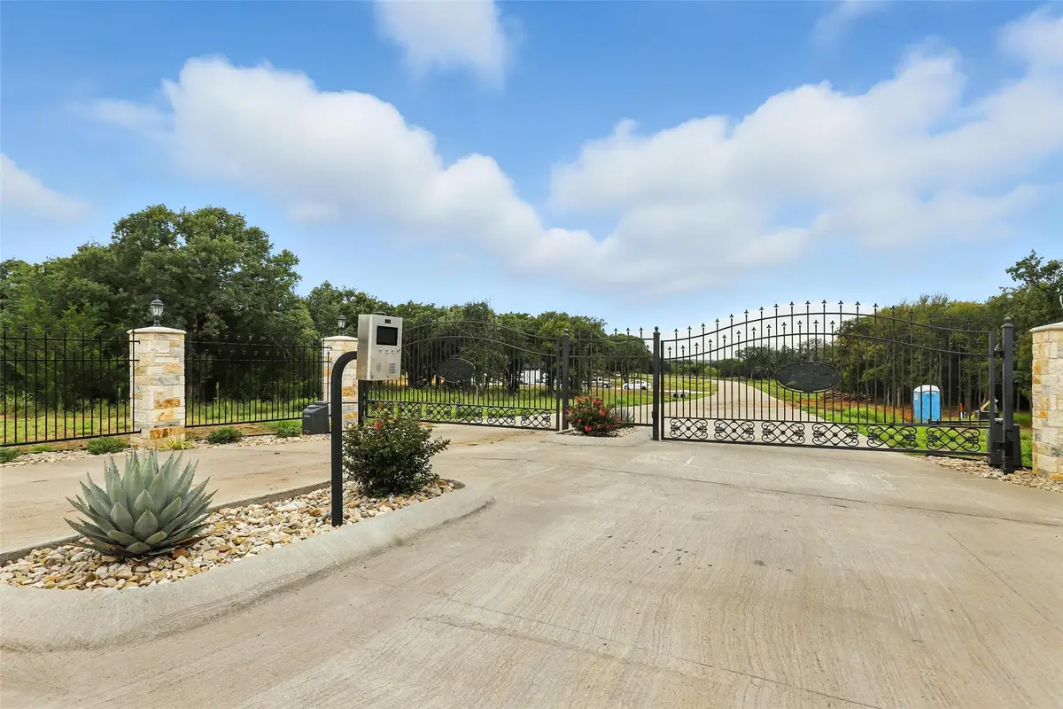 1640 Private Access 60200, Burleson, TX 76028 - #1