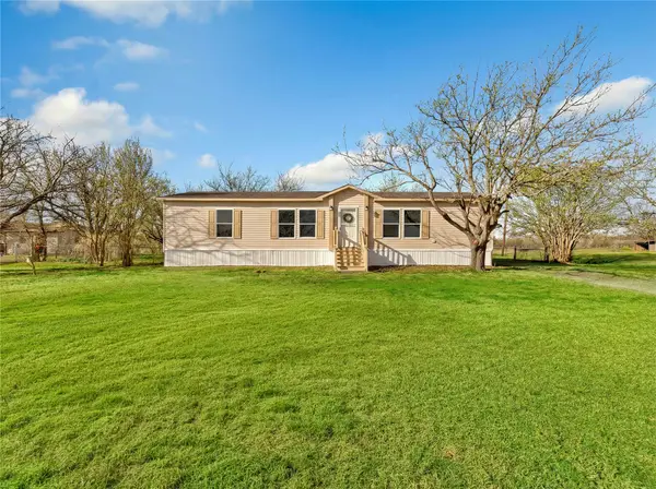118 Woolard Drive, Alvarado, TX 76009