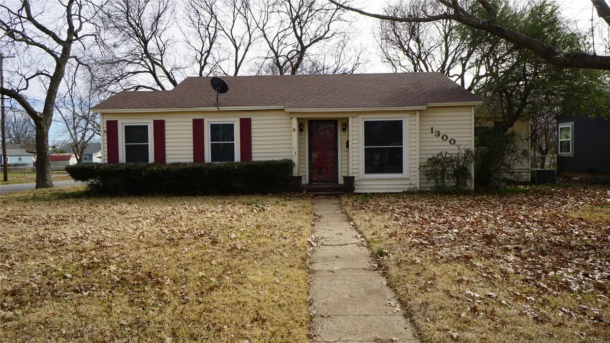 1300 W Day Street, Denison, TX 75020 - #1