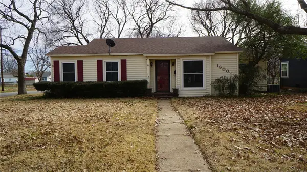 1300 W Day Street, Denison, TX 75020