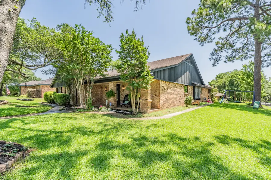 2211 Midhurst Drive, Arlington, TX 76013 - #2