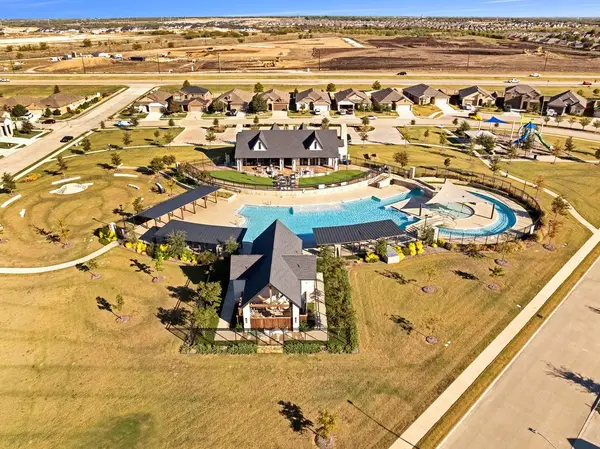 15840 Farringdon Street, Justin, TX 76247