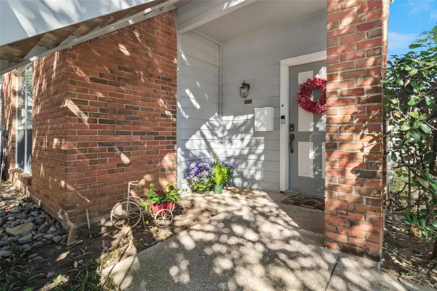 2106 Amesbury Drive #122, Arlington, TX 76011 - #2