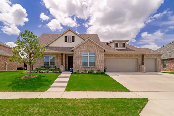 6909 Raptor Drive, Fort Worth, TX 76179