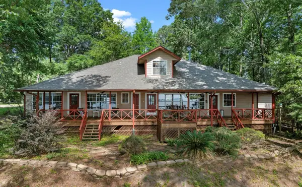 140 Eastwood Drive, Milam, TX 75959