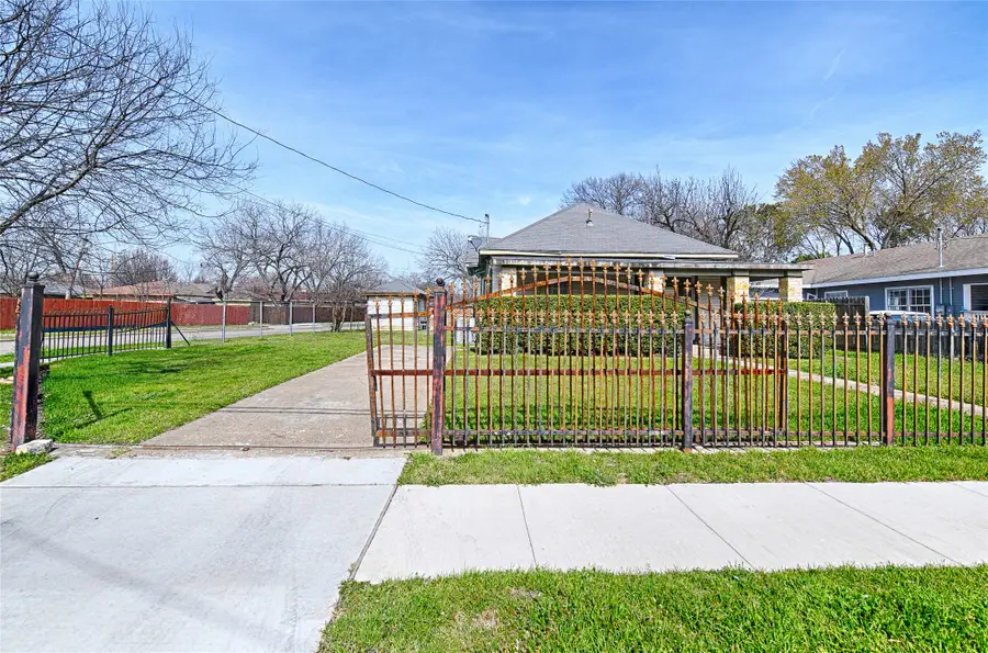 2457 Glenfield Avenue, Dallas, TX 75233 - #3