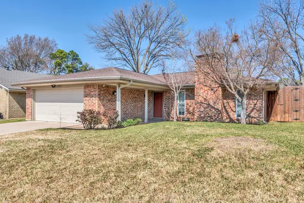 1621 Lexington Place, Bedford, TX 76022