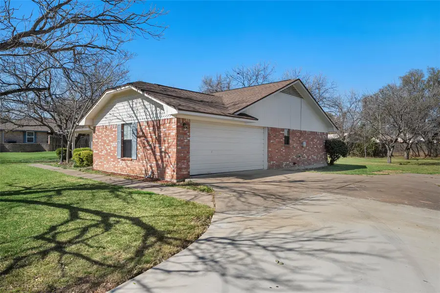 107 Elmore Drive, Woodway, TX 76712 - #3