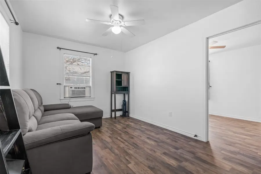 1231 W Bishop Street, Weatherford, TX 76086 - #3