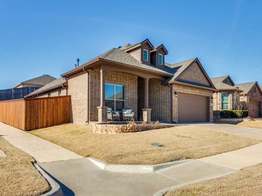 9301 Bronze Meadow Drive, Fort Worth, TX 76131 - #2