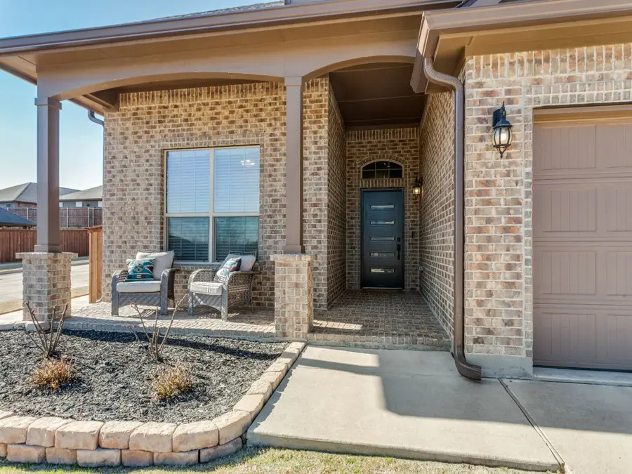 9301 Bronze Meadow Drive, Fort Worth, TX 76131 - #3