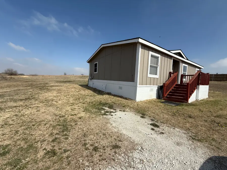 5700 Texas Street, Joshua, TX 76058 - #2