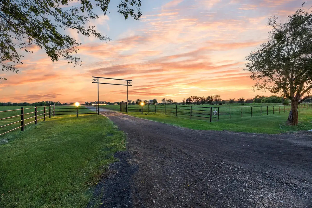 6880 County Road 4042, Kemp, TX 75143 - #1