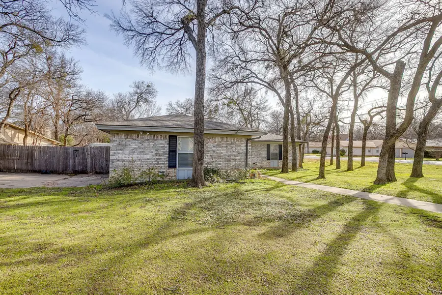 612 Melbourne Court, Hurst, TX 76053 - #2