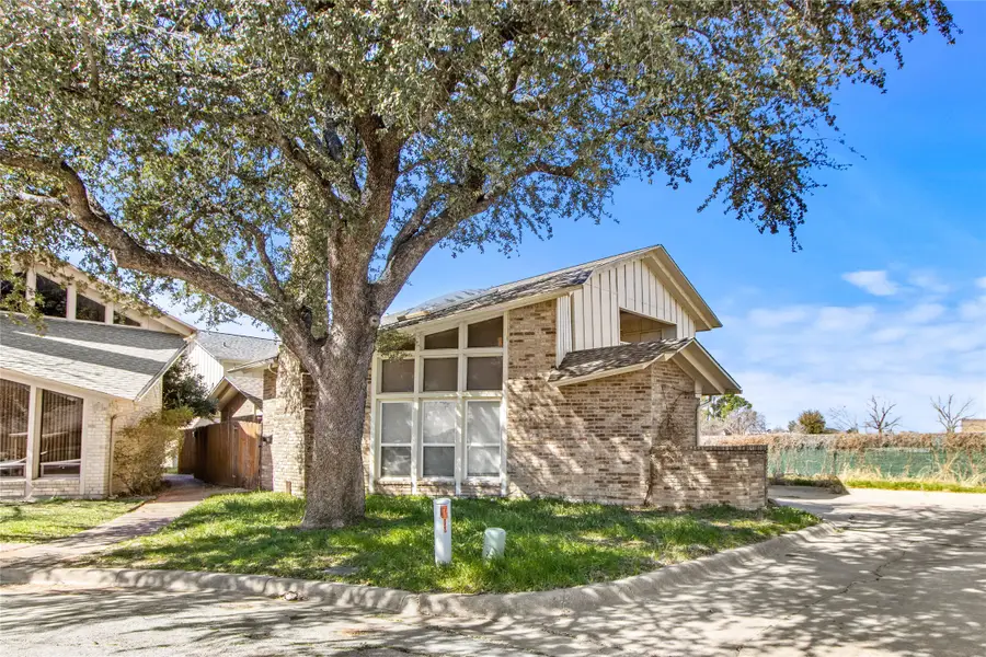 2200 Seville Court, Dalworthington Gardens, TX 76013 - #2